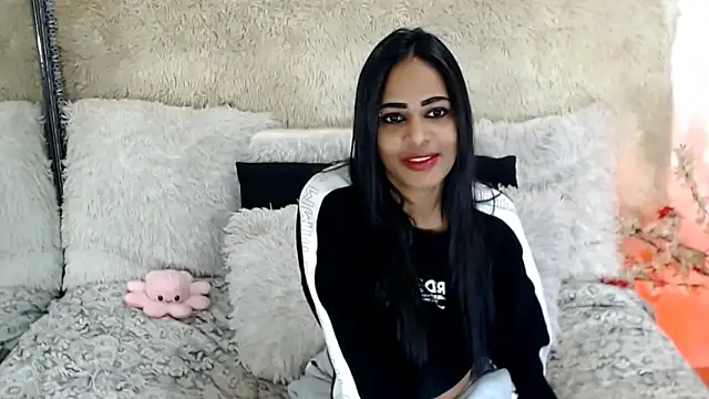 indianchic89 online show from December 2025 04:40:02 AM