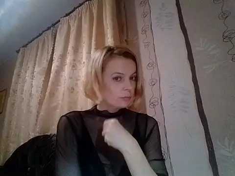 LiluXRose online show from October 2025 08:37:02 PM
