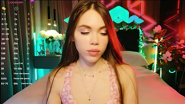 MimiFors online show from October 2025 06:28:02 PM