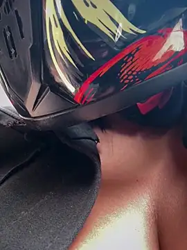 -Mia1 online show from March 2026 01:37:01 PM