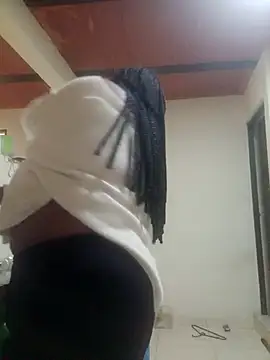 Snapshot of isabella_brown1 chatting on January 2026 01:00:02 AM isabella brown1 online show from January 2026 01:00:02 AM