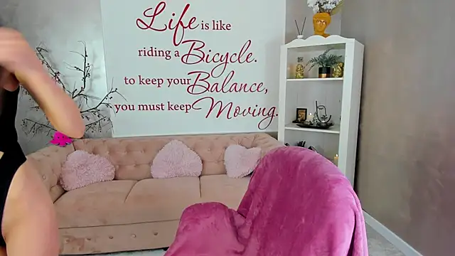 ReynaTheVixen online show from October 2025 05:46:01 PM