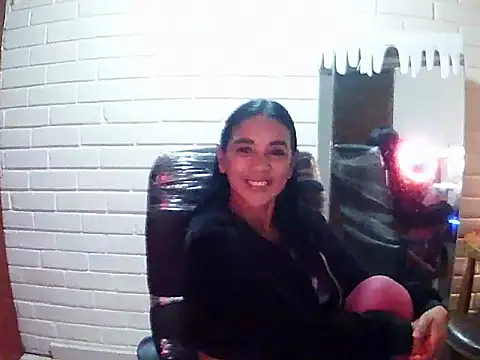 MiiaVelasquez online show from November 2025 04:11:02 AM