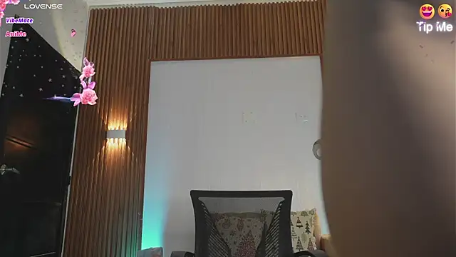 Snapshot of Roxybeautyy chatting on October 2025 11:29:02 PM Roxybeautyy online show from October 2025 11:29:02 PM