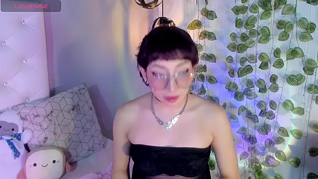 Lexyy Bluee online show from April 2026 04:12:01 PM