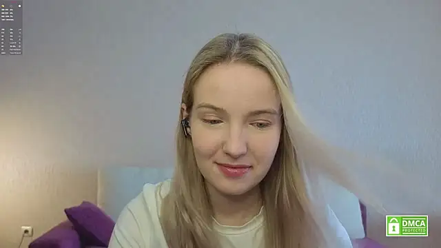 HongTomczak online show from July 2026 06:28:01 AM