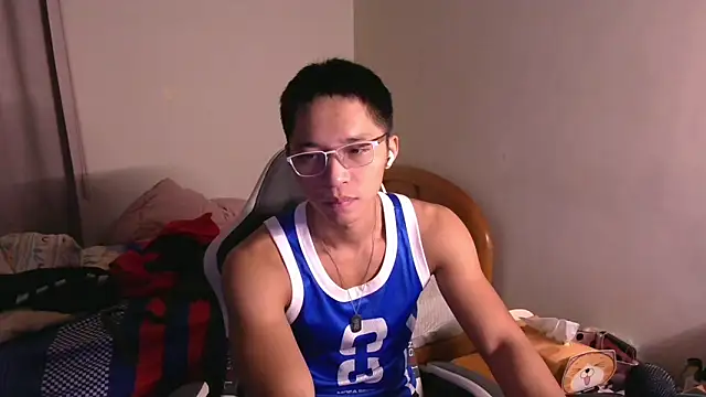 Snapshot of iron0401 chatting on March 2026 07:00:02 PM iron0401 online show from March 2026 07:00:02 PM