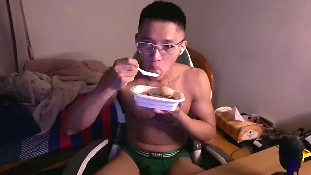 Snapshot of iron0401 chatting on March 2026 05:40:02 PM iron0401 online show from March 2026 05:40:02 PM