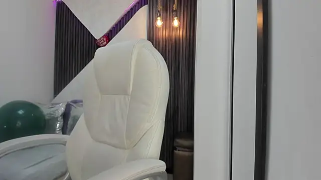 roxana santini online show from November 2025 03:45:01 PM