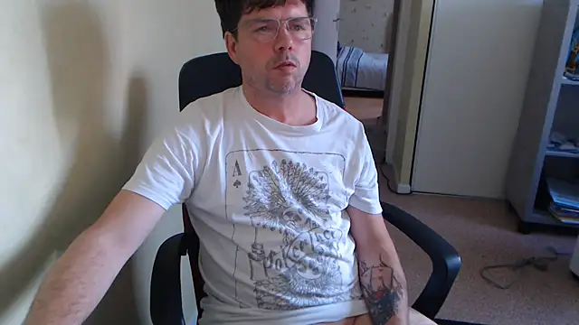 blueandwhite1 online show from July 2026 02:34:01 PM