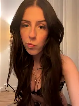 Snapshot of lisapeperoni chatting on September 2025 06:11:02 PM lisapeperoni online show from September 2025 06:11:02 PM