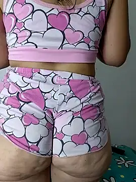 isabella lovem online show from June 2026 11:44:01 PM