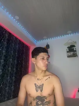 Snapshot of Alejandro_BigCock22 chatting on September 2025 02:33:02 AM Alejandro BigCock22 online show from September 2025 02:33:02 AM