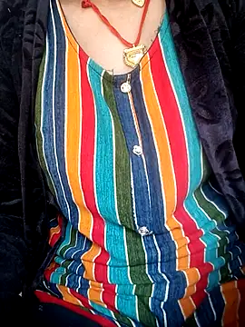 Snapshot of Hot_tin74 chatting on November 2025 06:48:01 AM Hot tin74 online show from November 2025 06:48:01 AM