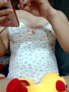 YuchengLy online show from October 2025 01:45:02 PM