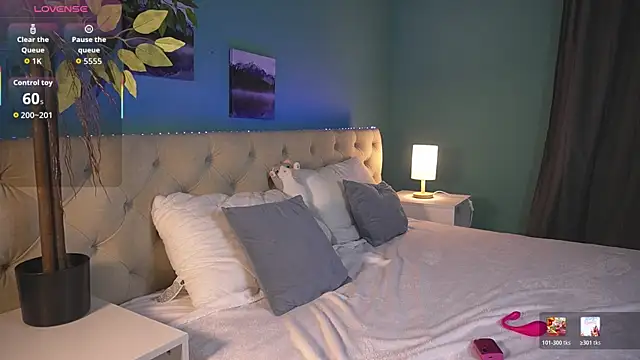 Lisafoxy  online show from March 2026 11:32:01 PM