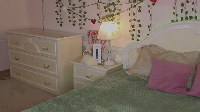 Sonia Meow online show from September 2025 06:02:02 AM