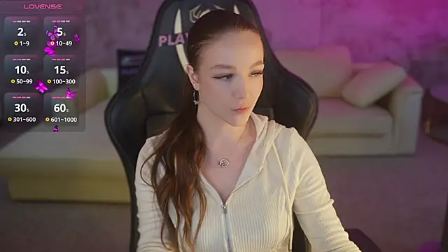 Snapshot of Ella_054 chatting on February 2026 11:43:01 PM Ella 054 online show from February 2026 11:43:01 PM