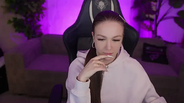 Snapshot of Ella_054 chatting on February 2026 11:01:02 PM Ella 054 online show from February 2026 11:01:02 PM