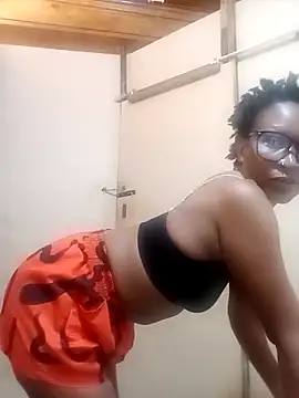 SexyBootie online show from November 2025 03:45:01 PM