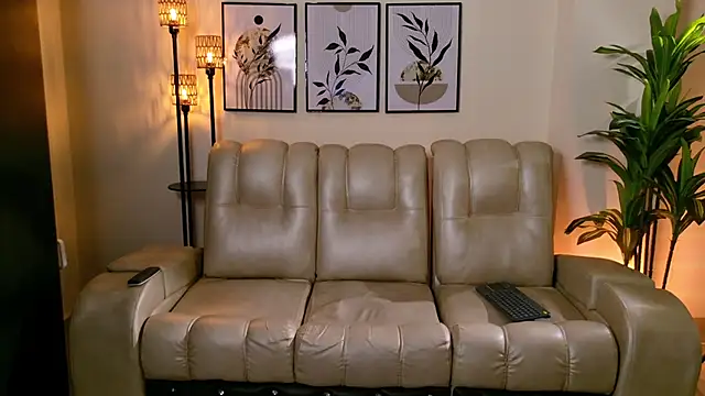 Violeta Foxz online show from November 2025 07:16:02 PM