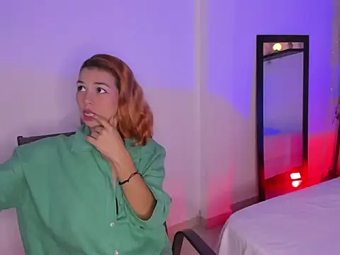 selene boyer online show from December 2025 04:57:02 PM