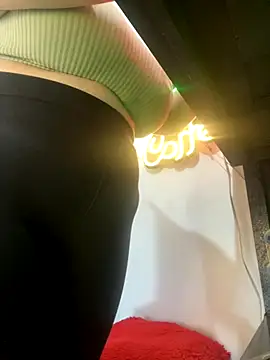 SafiroFer online show from September 2025 09:15:01 PM