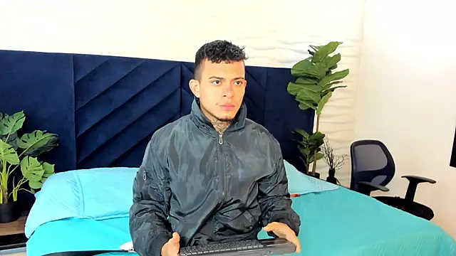 MrJustin  online show from October 2025 08:29:01 PM