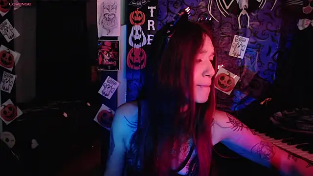 lilithword online show from October 2025 01:12:02 PM