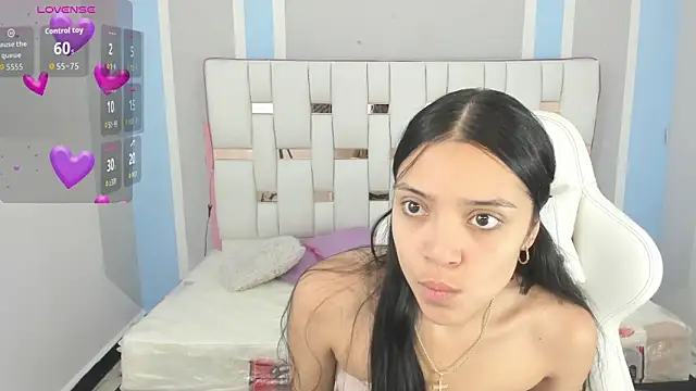 iamCharlotte19 online show from November 2025 07:30:01 PM