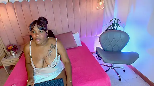 Chloee Miller1 online show from October 2025 12:58:01 PM