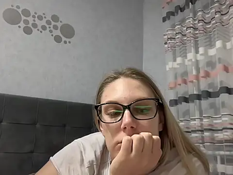 NikexPretty online show from October 2025 07:44:02 PM