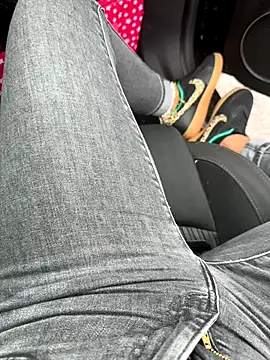 Snapshot of BabyLeopard chatting on October 2025 10:37:02 AM BabyLeopard online show from October 2025 10:37:02 AM