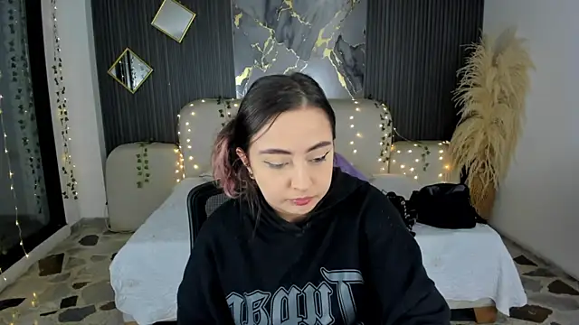 SarahCastro1  online show from January 2026 04:16:01 AM