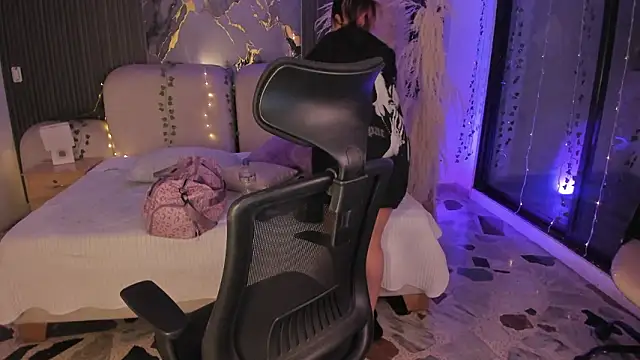 SarahCastro1  online show from February 2026 05:06:01 AM