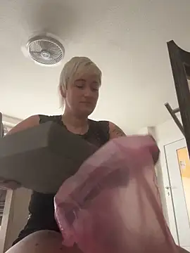 Rozendefotz online show from October 2025 07:38:01 AM