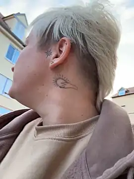 Rozendefotz online show from November 2025 07:44:02 AM