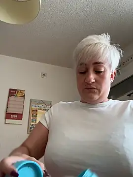 Rozendefotz online show from March 2026 06:52:02 AM