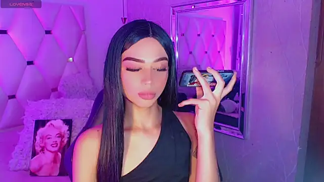 Daphnne Foxx online show from October 2025 08:29:02 PM