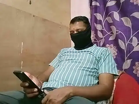 Snapshot of StreetLover_77 chatting on September 2025 05:52:02 AM StreetLover 77 online show from September 2025 05:52:02 AM