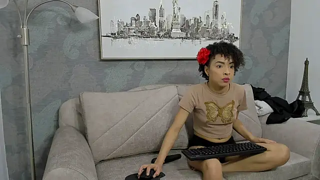 Snapshot of Lucia_jane chatting on November 2025 08:42:01 PM Lucia jane online show from November 2025 08:42:01 PM