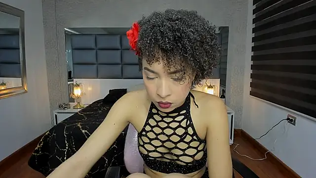 Snapshot of Lucia_jane chatting on November 2025 07:35:02 PM Lucia jane online show from November 2025 07:35:02 PM