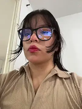 Snapshot of aliciia_23 chatting on November 2025 09:05:02 PM aliciia 23 online show from November 2025 09:05:02 PM