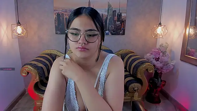 Snapshot of Laura_janne chatting on September 2025 01:33:02 PM Laura janne online show from September 2025 01:33:02 PM