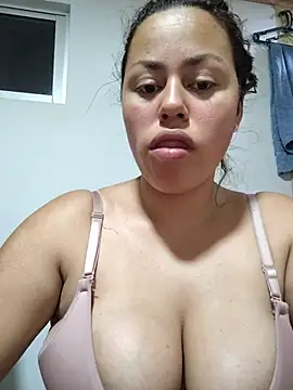 Snapshot of camila-titis chatting on July 2026 02:20:02 AM camila-titis online show from July 2026 02:20:02 AM