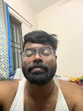 Snapshot of DJLOVE280825 chatting on October 2025 10:51:02 PM DJLOVE280825 online show from October 2025 10:51:02 PM