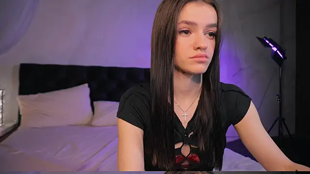 E l i z e  online show from November 2025 05:17:02 AM