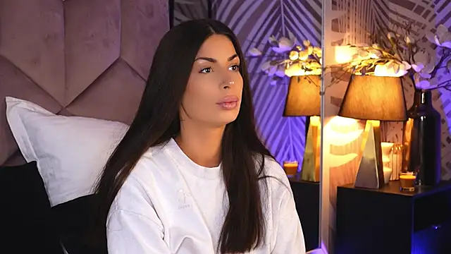 EvaRhea online show from November 2025 03:49:01 AM