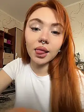 LunaMillie online show from April 2026 10:39:02 AM