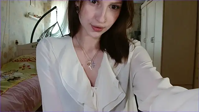 RuxaShade online show from March 2026 01:43:02 PM